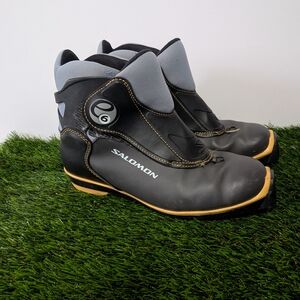 Salomon Black and Gray Cross-Country Ski Boots with Tan Trim